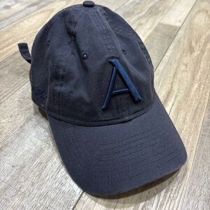 Aritzia New Era adjustable baseball hat